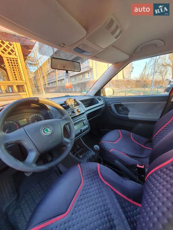 Універсал Skoda Fabia 2008 в Чернівцях