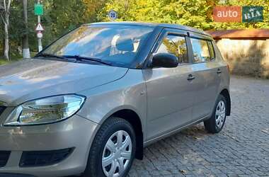 Хетчбек Skoda Fabia 2011 в Чернівцях