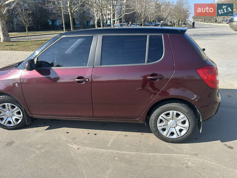 Хэтчбек Skoda Fabia 2012 в Южном