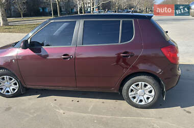 Хэтчбек Skoda Fabia 2012 в 