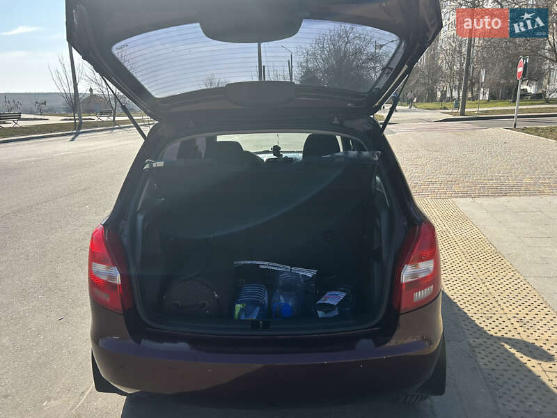Хэтчбек Skoda Fabia 2012 в Южном