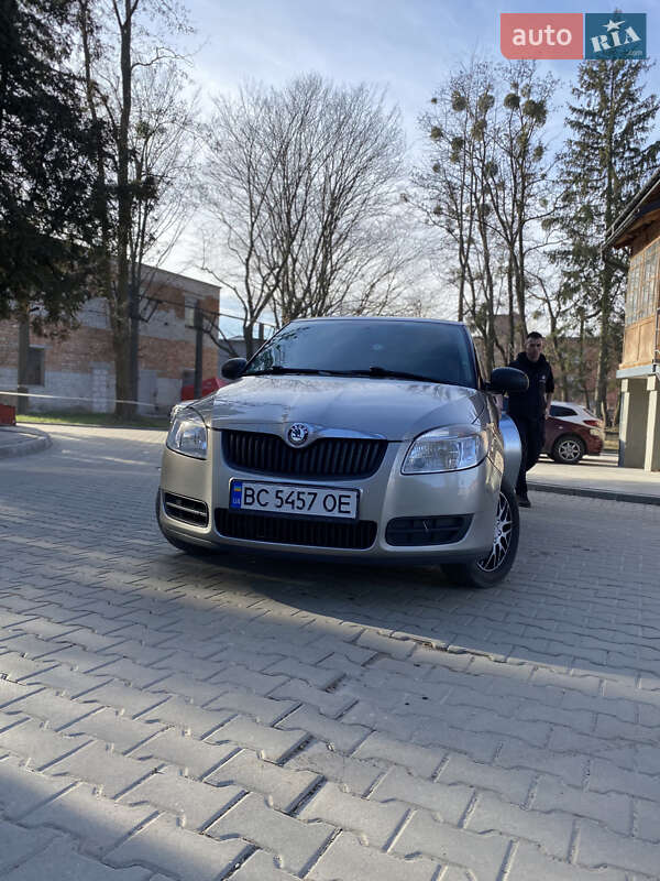 Хэтчбек Skoda Fabia 2009 в Львове фото Хэтчбек Skoda Fabia 2009 в Львове