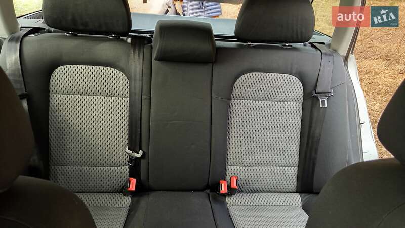 Универсал Skoda Fabia 2003 в Городке