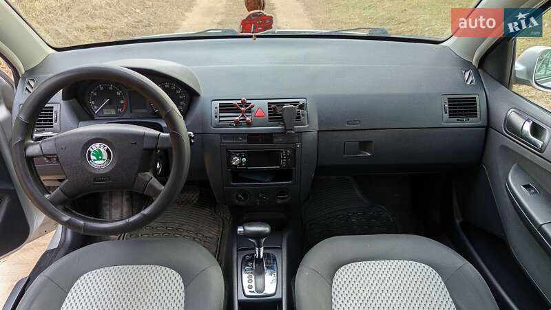 Универсал Skoda Fabia 2003 в Городке
