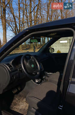 Хэтчбек Skoda Fabia 2010 в 