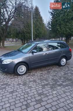 Универсал Skoda Fabia 2009 в Ровно