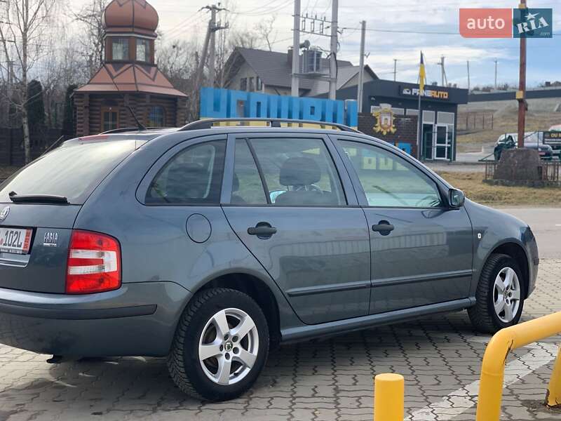 Універсал Skoda Fabia 2005 в Чернівцях