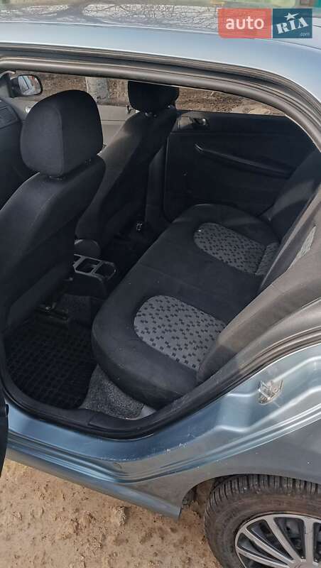 Седан Skoda Fabia 2004 в Херсоні