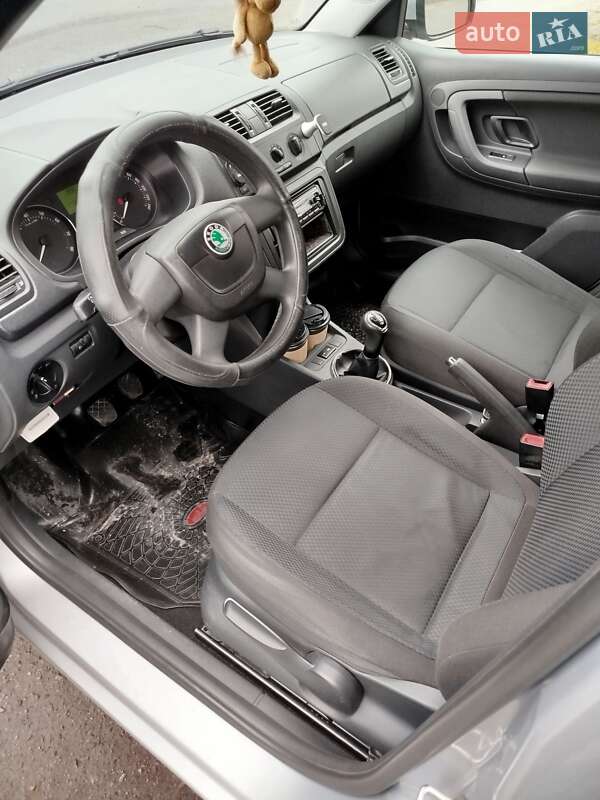 Універсал Skoda Fabia 2011 в Дніпрі