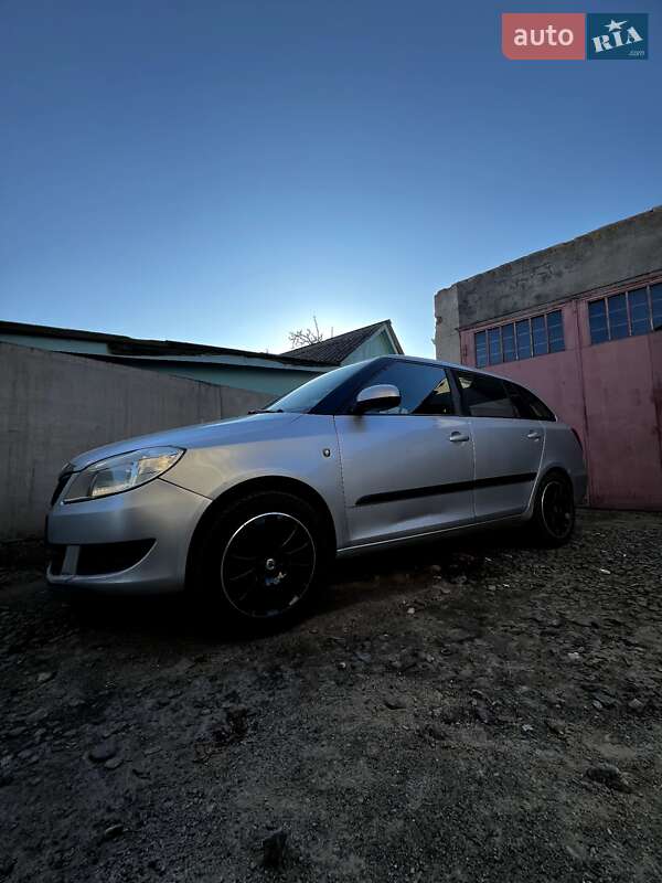 Універсал Skoda Fabia 2011 в Вінниці