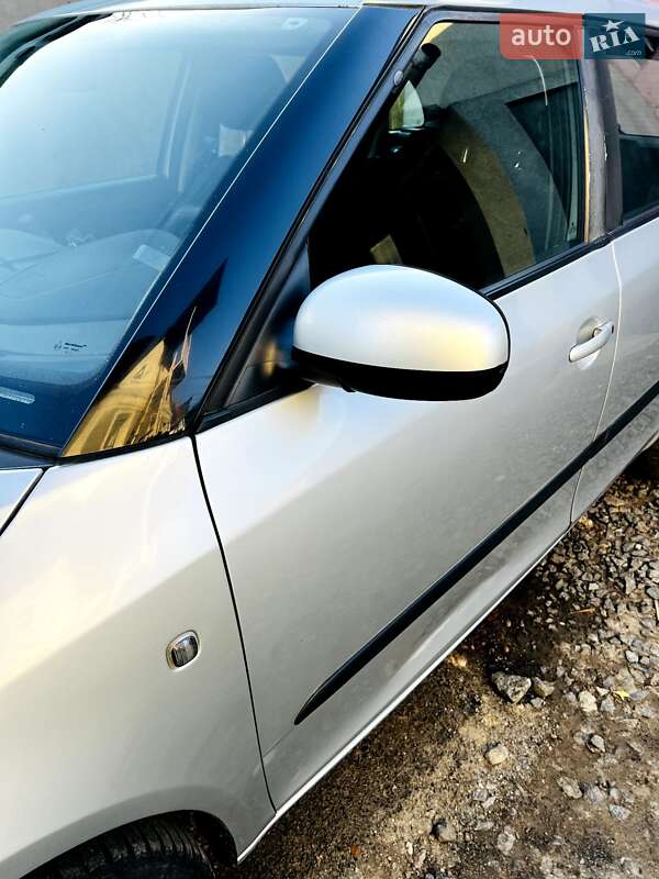 Універсал Skoda Fabia 2011 в Вінниці