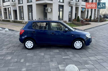 Хэтчбек Skoda Fabia 2009 в 