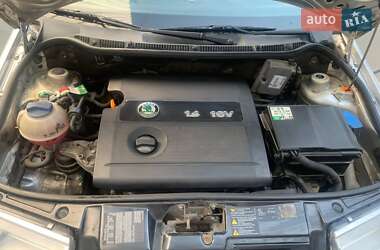 Седан Skoda Fabia 2002 в 