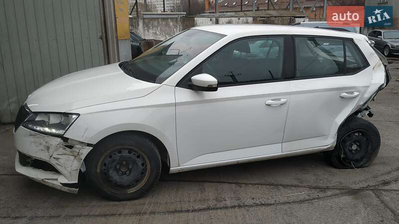 Хэтчбек Skoda Fabia 2019 в 