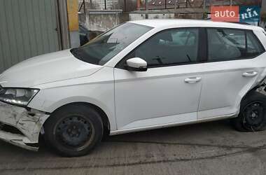Хэтчбек Skoda Fabia 2019 в 