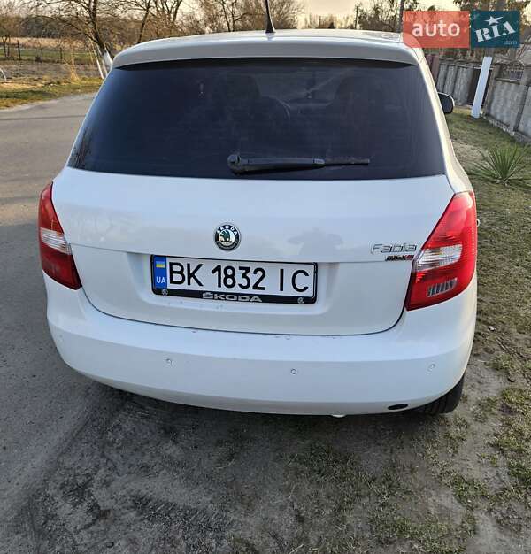 Хетчбек Skoda Fabia 2010 в Рівному