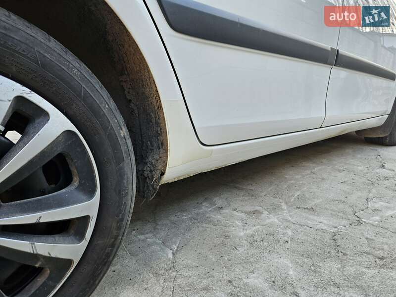 Хетчбек Skoda Fabia 2010 в Рівному