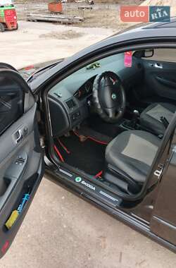 Хетчбек Skoda Fabia 2005 в 