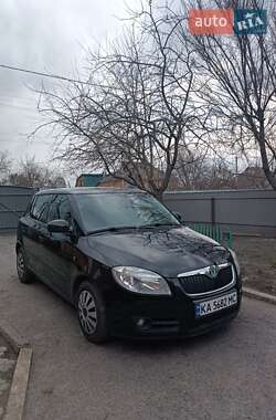 Хэтчбек Skoda Fabia 2009 в 