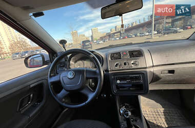 Хэтчбек Skoda Fabia 2010 в 