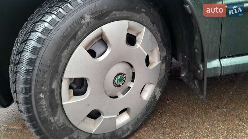 Седан Skoda Fabia 2002 в Рожнятові