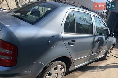 Седан Skoda Fabia 2001 в 