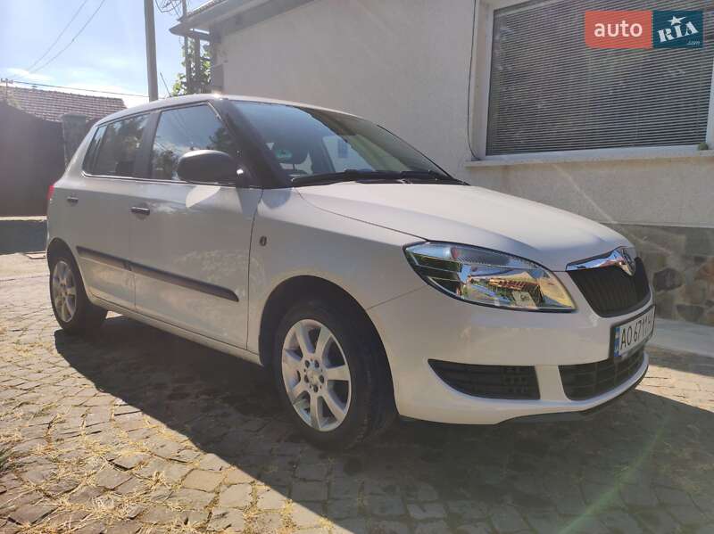 Хэтчбек Skoda Fabia 2010 в Мукачево
