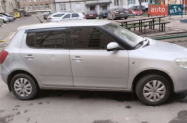 Хэтчбек Skoda Fabia 2008 в 