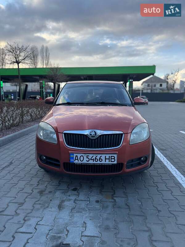 Хетчбек Skoda Fabia 2008 в Києві