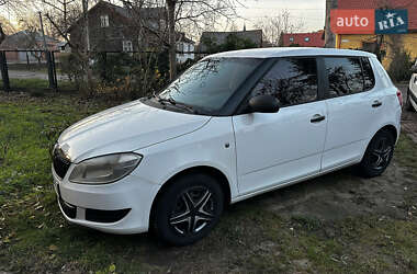 Хэтчбек Skoda Fabia 2012 в 