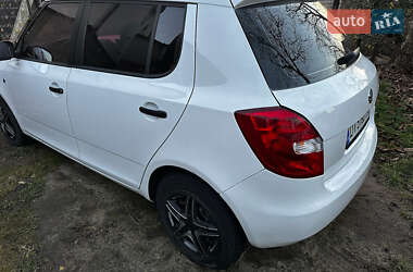 Хэтчбек Skoda Fabia 2012 в 