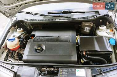 Седан Skoda Fabia 2003 в 