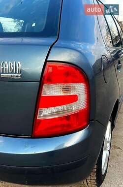 Хэтчбек Skoda Fabia 2005 в 