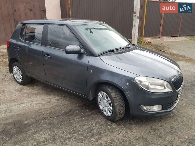 Хетчбек Skoda Fabia 2011 в Києві