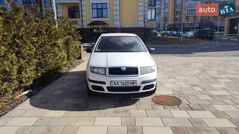 Хэтчбек Skoda Fabia 2006 в 