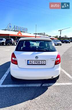 Хэтчбек Skoda Fabia 2012 в 