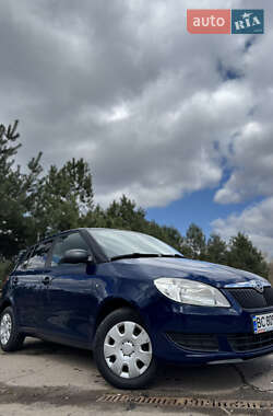 Хэтчбек Skoda Fabia 2014 в 