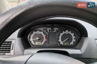 Хетчбек Skoda Fabia 2006 в 