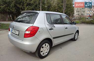 Хэтчбек Skoda Fabia 2010 в 