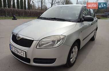 Хэтчбек Skoda Fabia 2010 в 