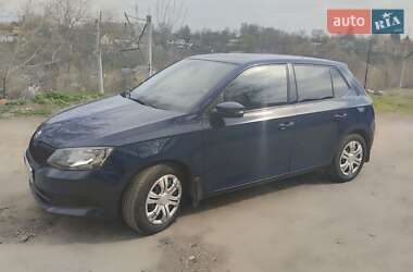 Хэтчбек Skoda Fabia 2015 в 
