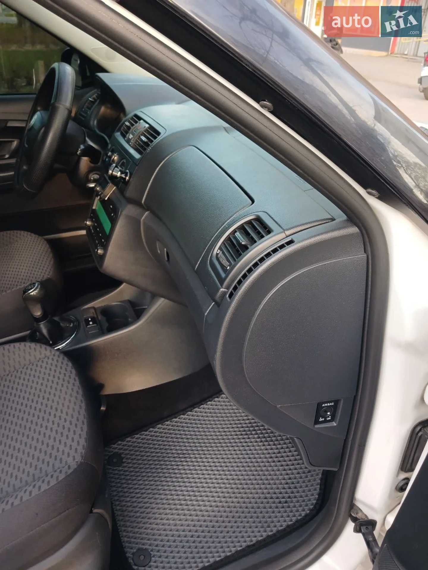 2012 Skoda Fabia - мініатюра 10