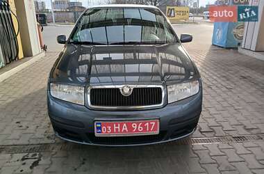 Хэтчбек Skoda Fabia 2006 в 