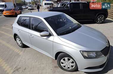 Хетчбек Skoda Fabia 2015 в 