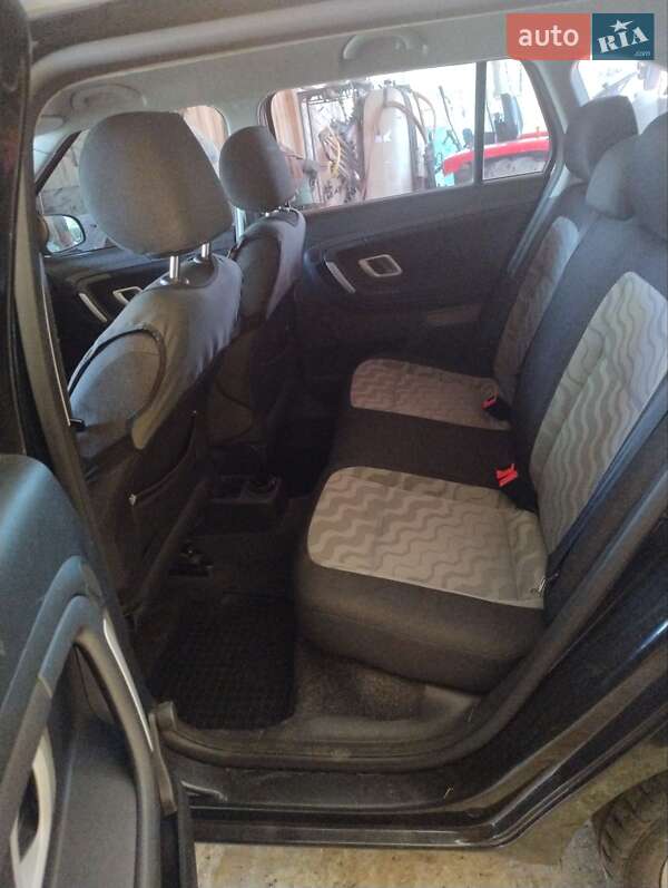 Универсал Skoda Fabia 2009 в Жовкве