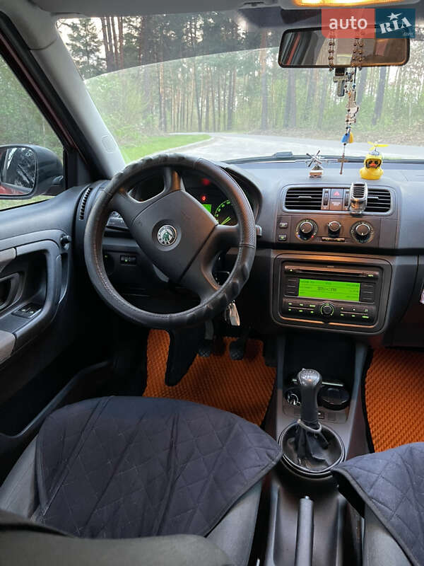 Універсал Skoda Fabia 2009 в Новояворівську