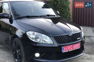 Хэтчбек Skoda Fabia 2011 в 