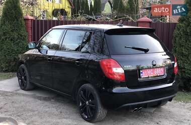 Хэтчбек Skoda Fabia 2011 в 