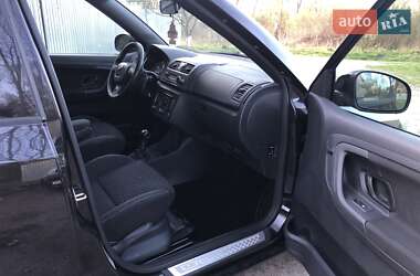 Хэтчбек Skoda Fabia 2011 в 