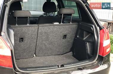 Хэтчбек Skoda Fabia 2011 в 